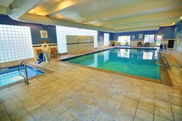 Indoor pool, pool loungers