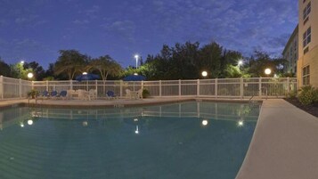 Piscina externa