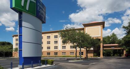 Holiday Inn Express Suites Plant City by IHG