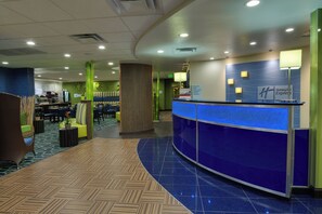 Lobby lounge - Holiday Inn Express Suites Plant City by IHG (Plant City)