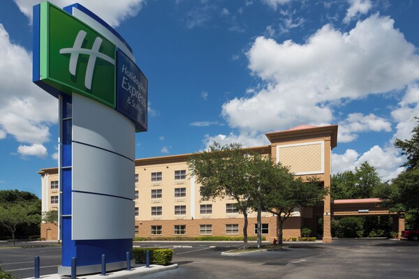 Holiday Inn Express Suites Plant City By Ihg - Plant City