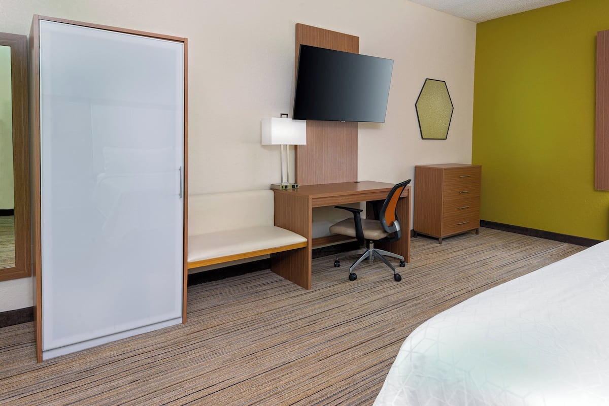 Habitación, 1 cama King size, para no fumadores | Ropa de cama de alta calidad y caja de seguridad en la habitación