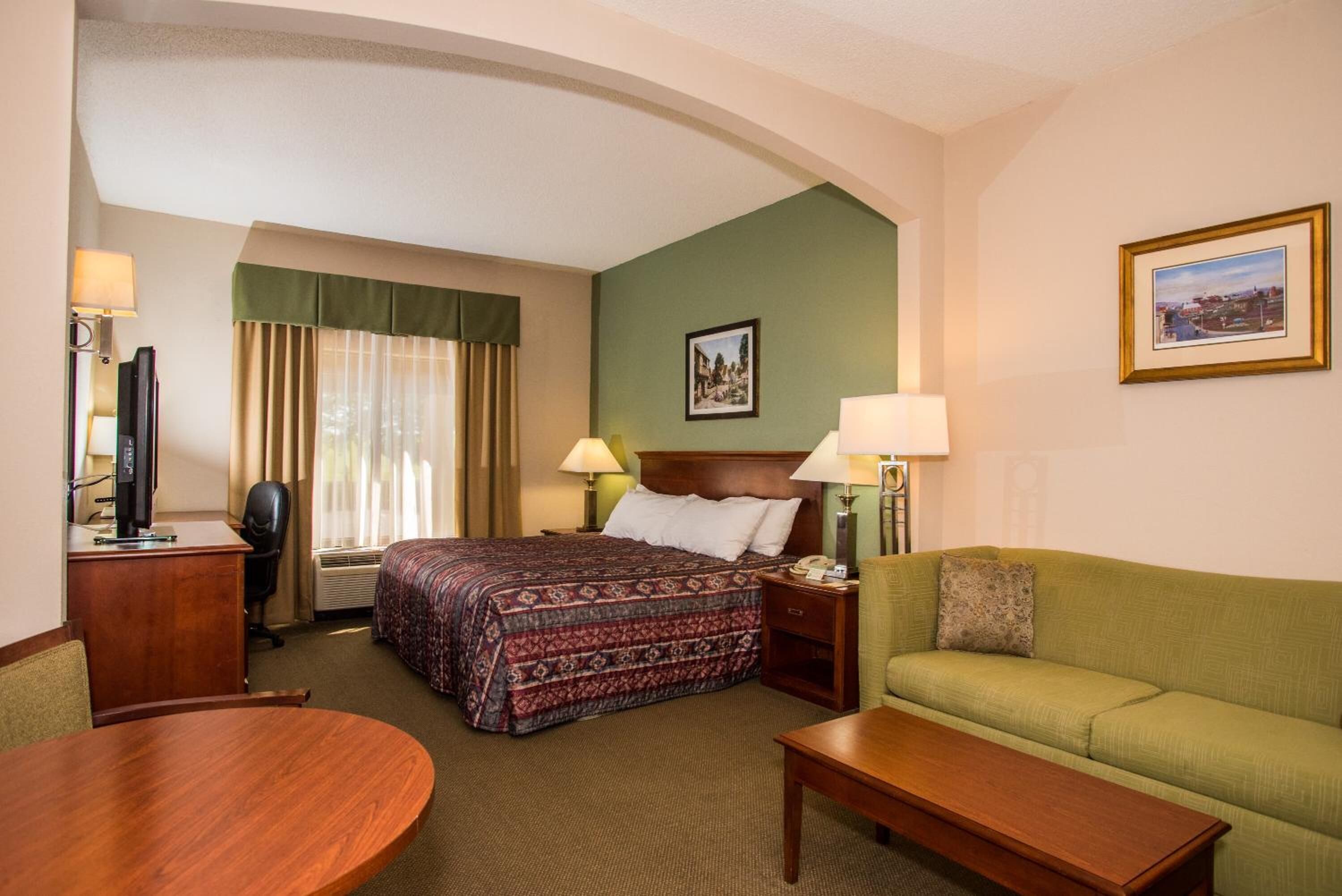 hypo-allergenic bedding, in-room safe, desk, laptop workspace