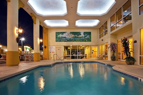 Holiday Inn Express Hotels & Suites Cocoa Beach by IHG