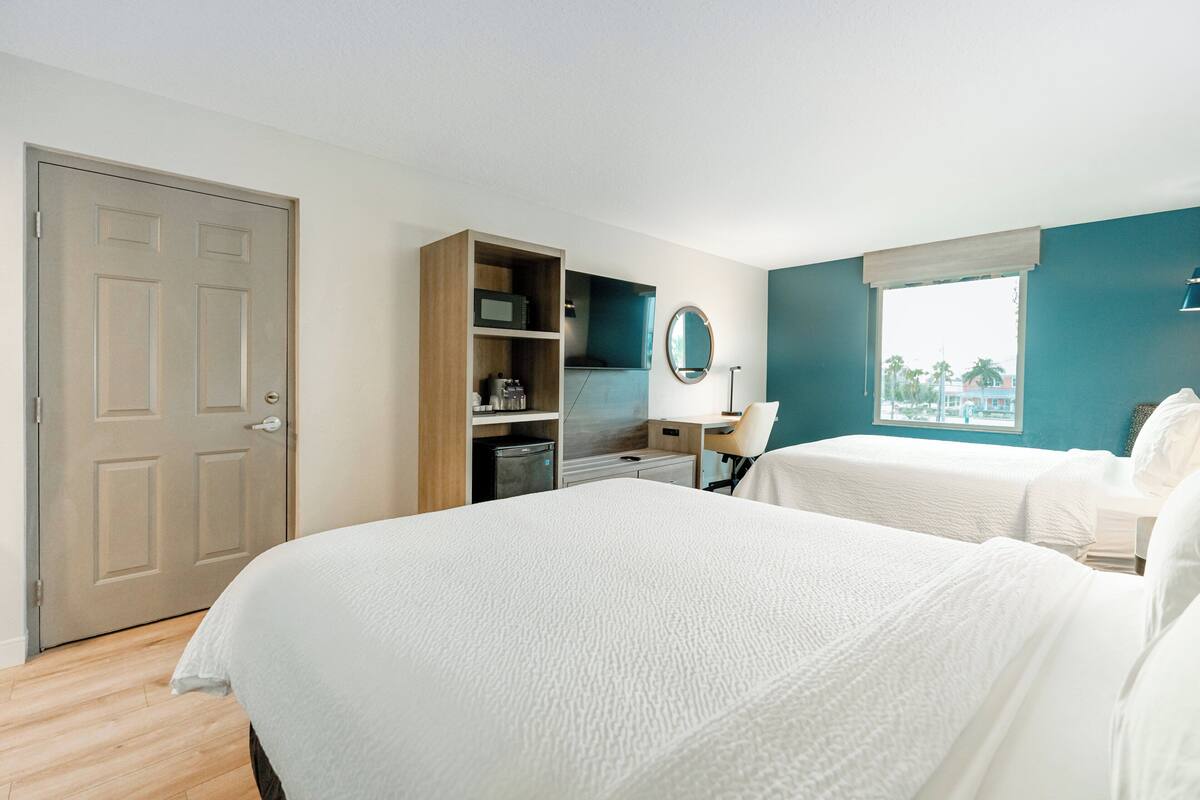 1 bedroom, individually furnished, desk, laptop workspace