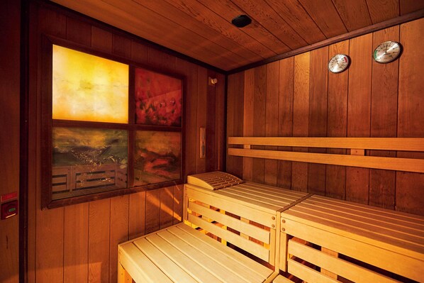 Couples treatment rooms, hot stone massages