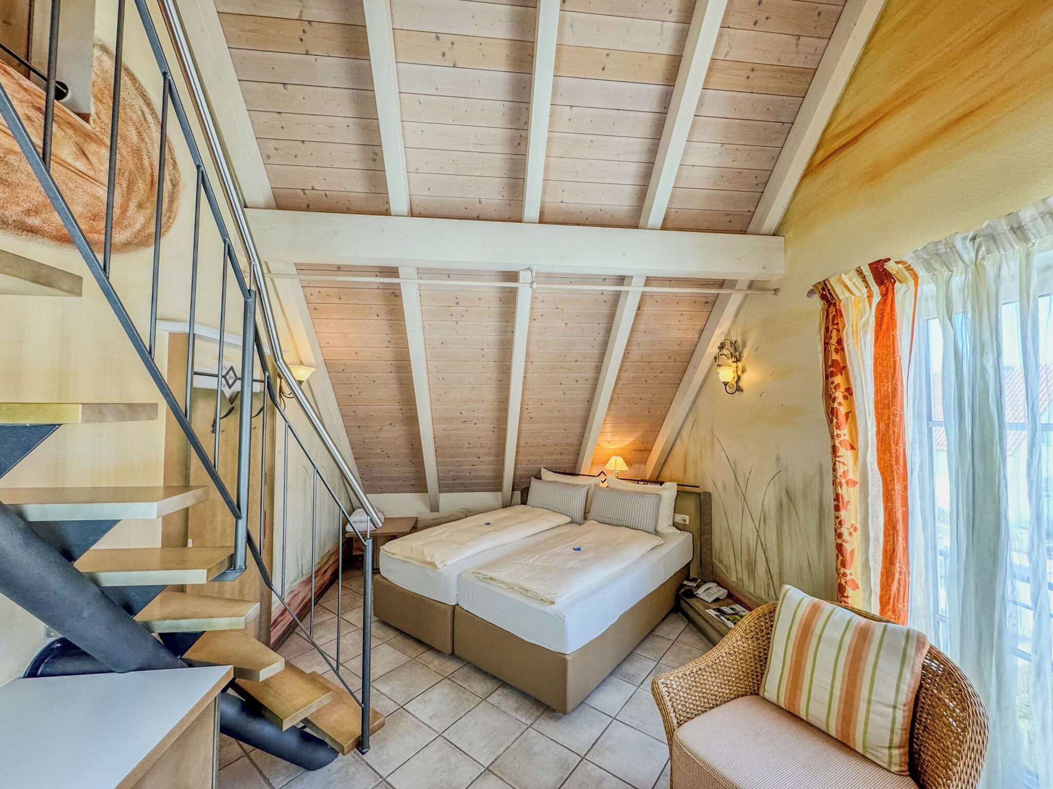 deluxe double room, 1 king bed | 1 bedroom, premium bedding, in-room safe, desk