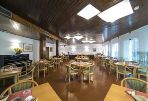 Free daily full breakfast