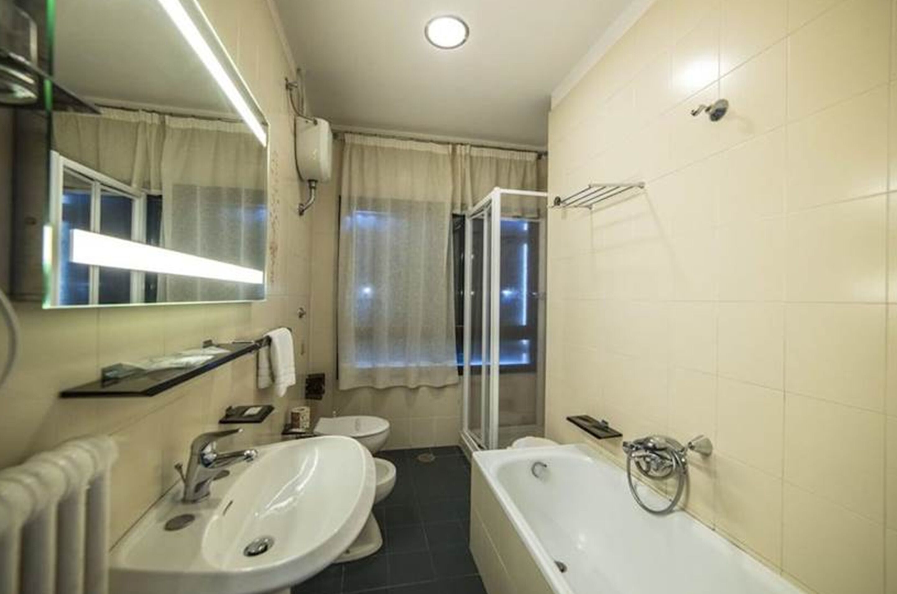 classic single room | room amenity