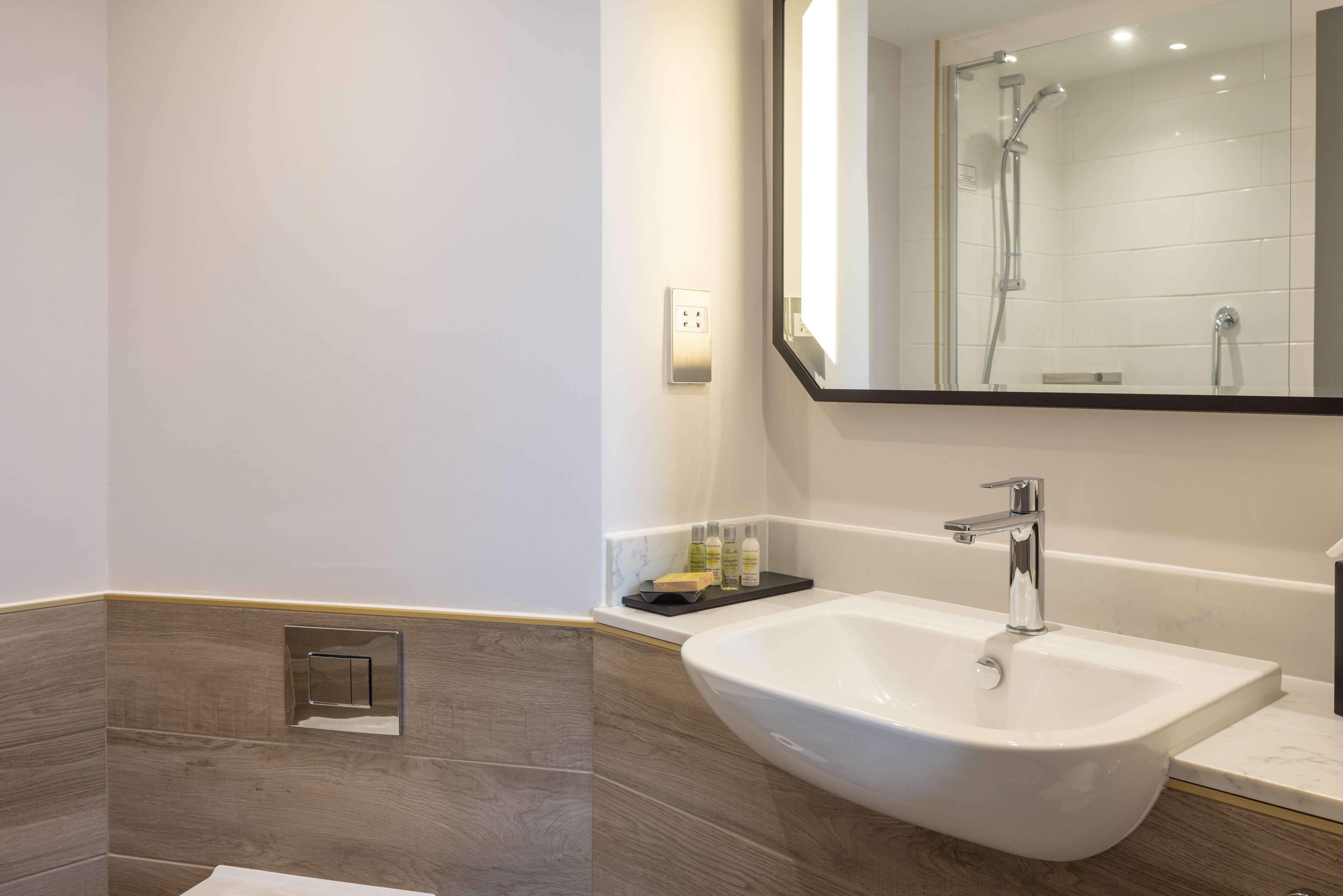 room, 1 single bed | bathroom | free toiletries, hair dryer, towels, soap