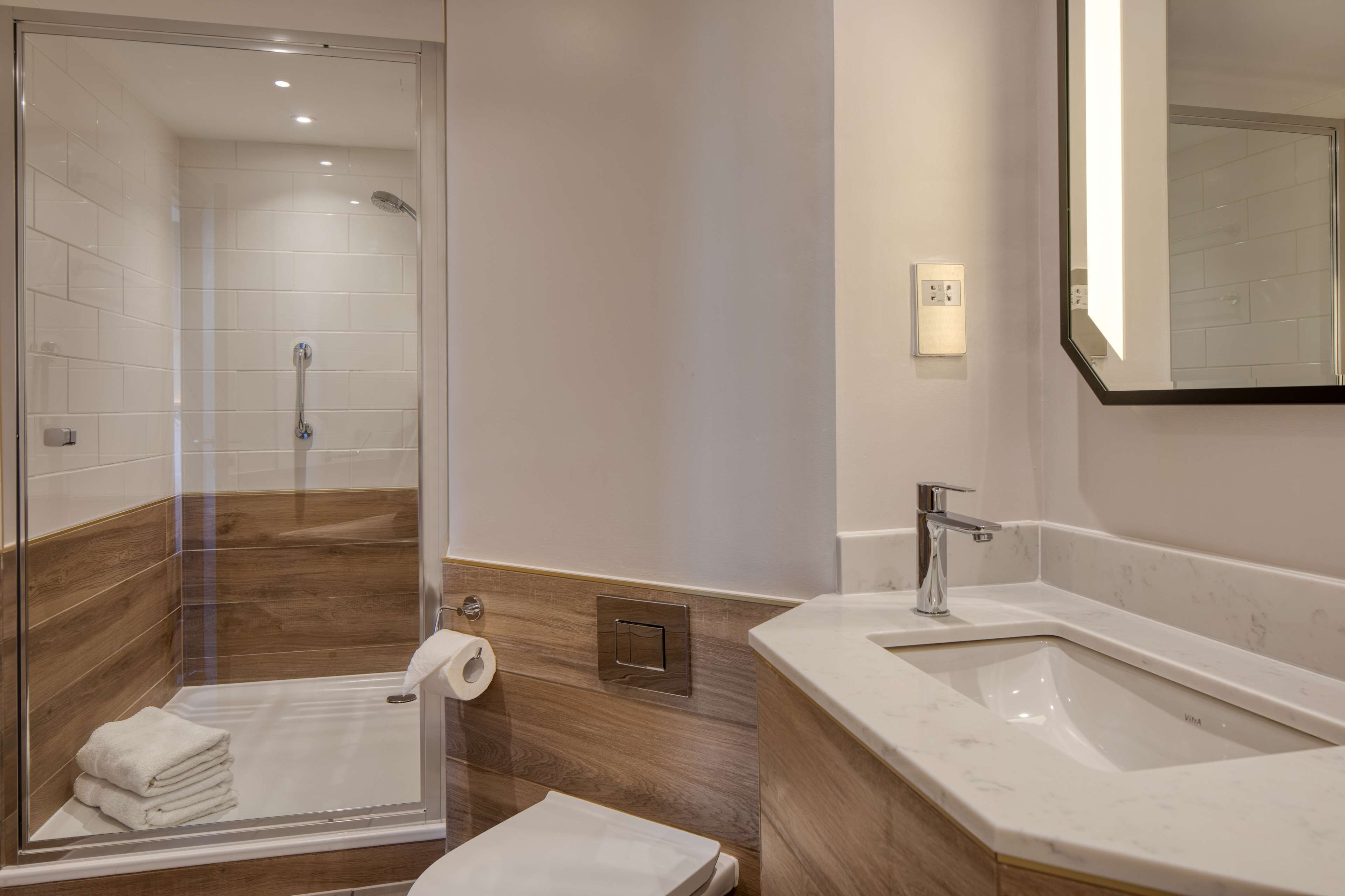 presidential suite, 1 king bed | bathroom shower