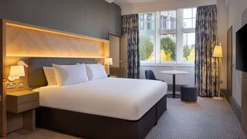 Room, 1 King Bed, Accessible | In-room safe, desk, laptop workspace, iron/ironing board