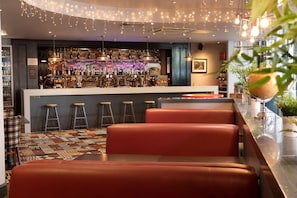 Bar (on property) - Hilton Nottingham (Nottingham)