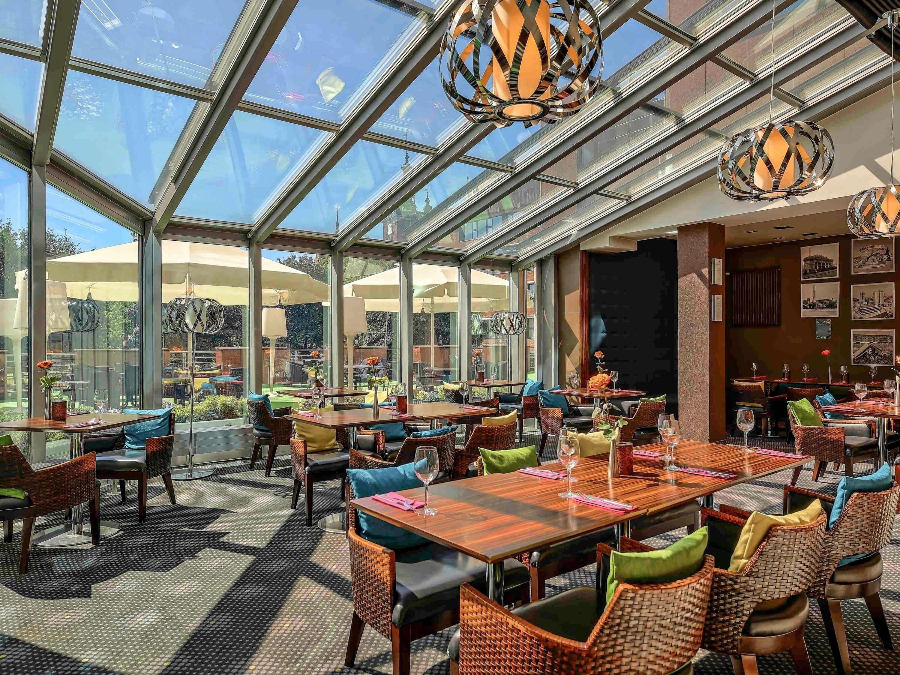 Tilbyder frokost og middag