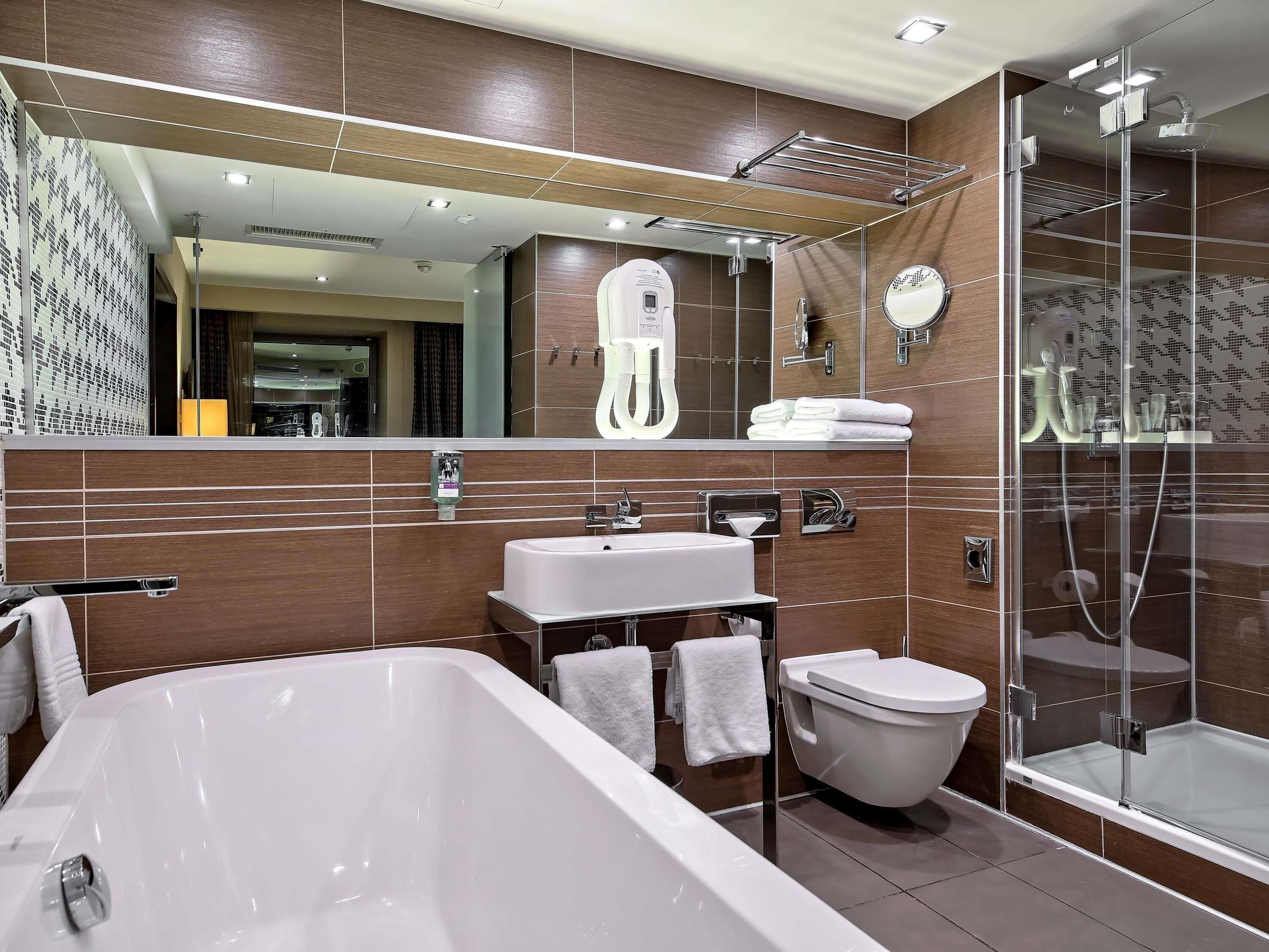 Suite, 1 Queen Bed
