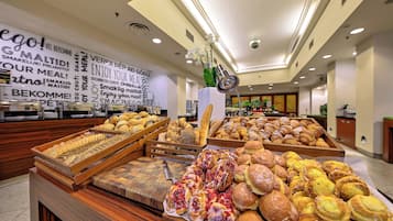 Frukostbuffé varje dag mot avgift