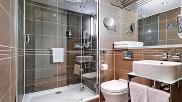 Articles de toilette écologiques, sÚche-cheveux, serviettes fournies