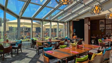 Tarjolla lounas ja illallinen