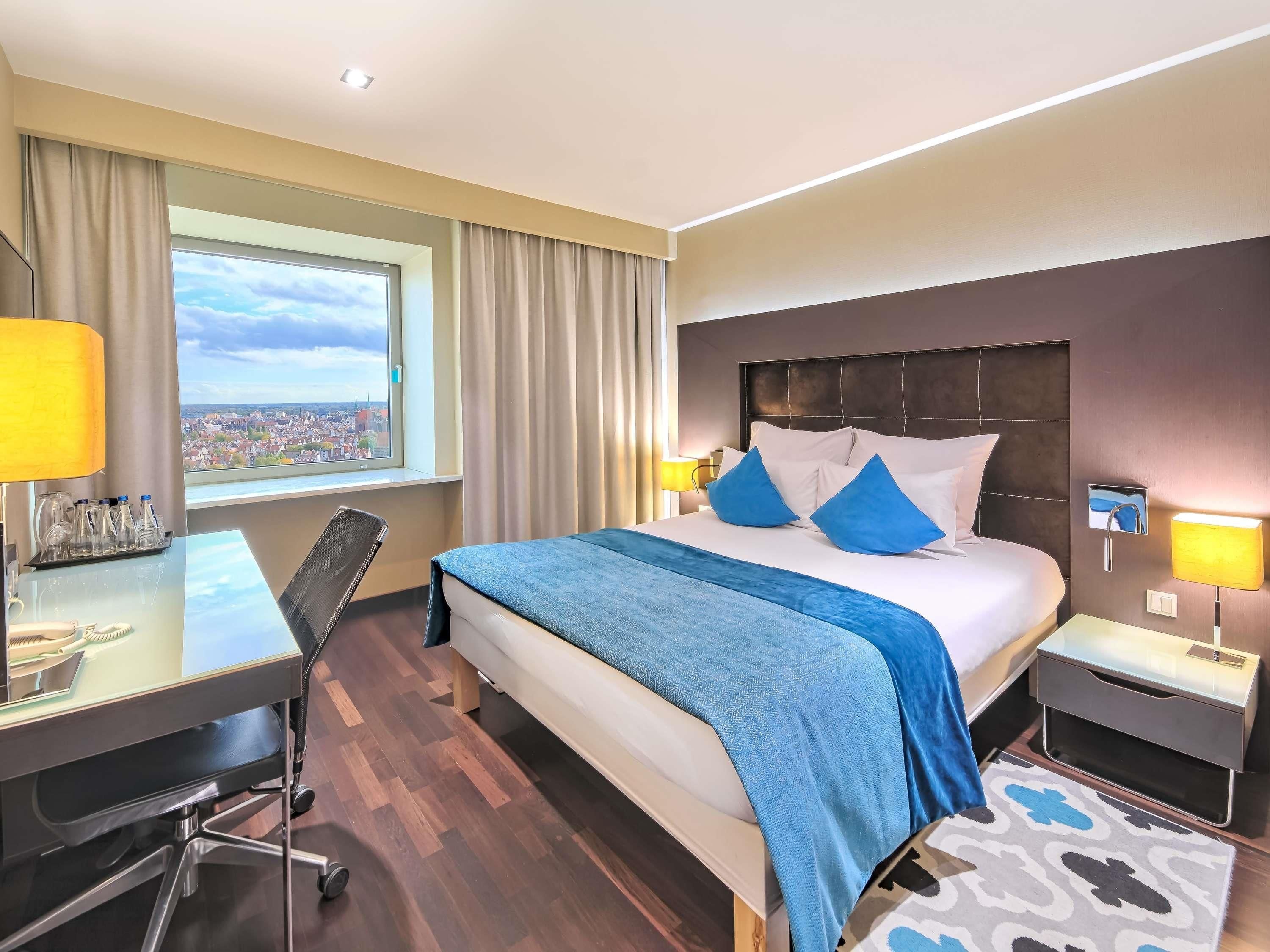 Suite, 1 Queen Bed | 1 bedroom, minibar, in-room safe, desk
