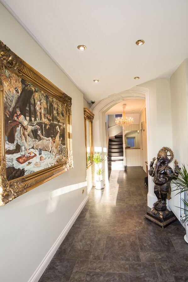 Lobby - The Peacock Hotel (Kenilworth)