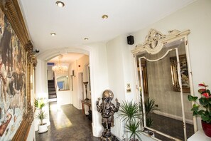 Reception hall - The Peacock Hotel (Kenilworth)