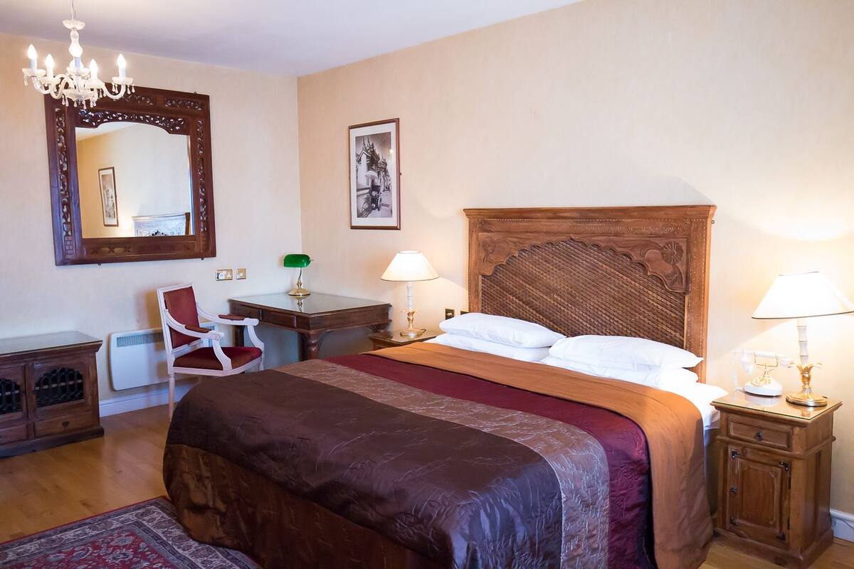 Premium bedding, desk, iron/ironing board (on request), WiFi (free)