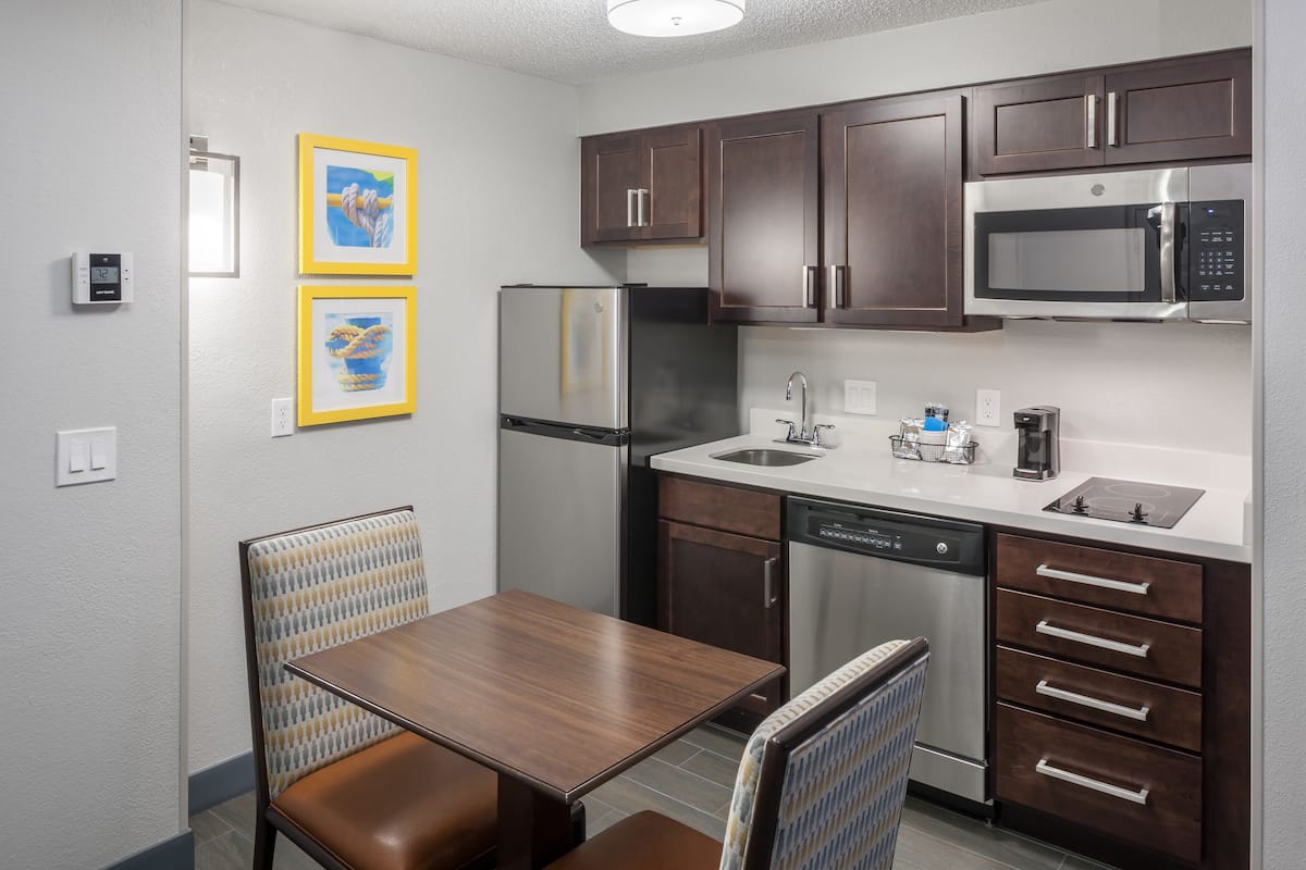 suite, 1 king bed, accessible, non smoking (mobility & hearing, roll-in shower) | private kitchen | coffee/tea maker