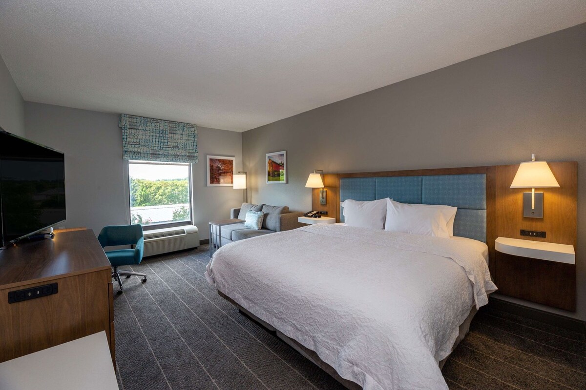 Iron/ironing board, cribs (free), WiFi (free), alarm clocks