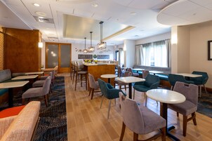 Desayuno buffet incluido todos los días 