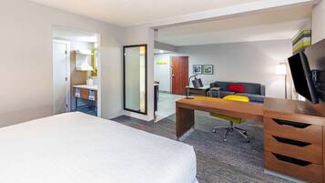 Suite, 1 King Bed, Non Smoking | In-room safe, desk, iron/ironing board, free cribs/infant beds