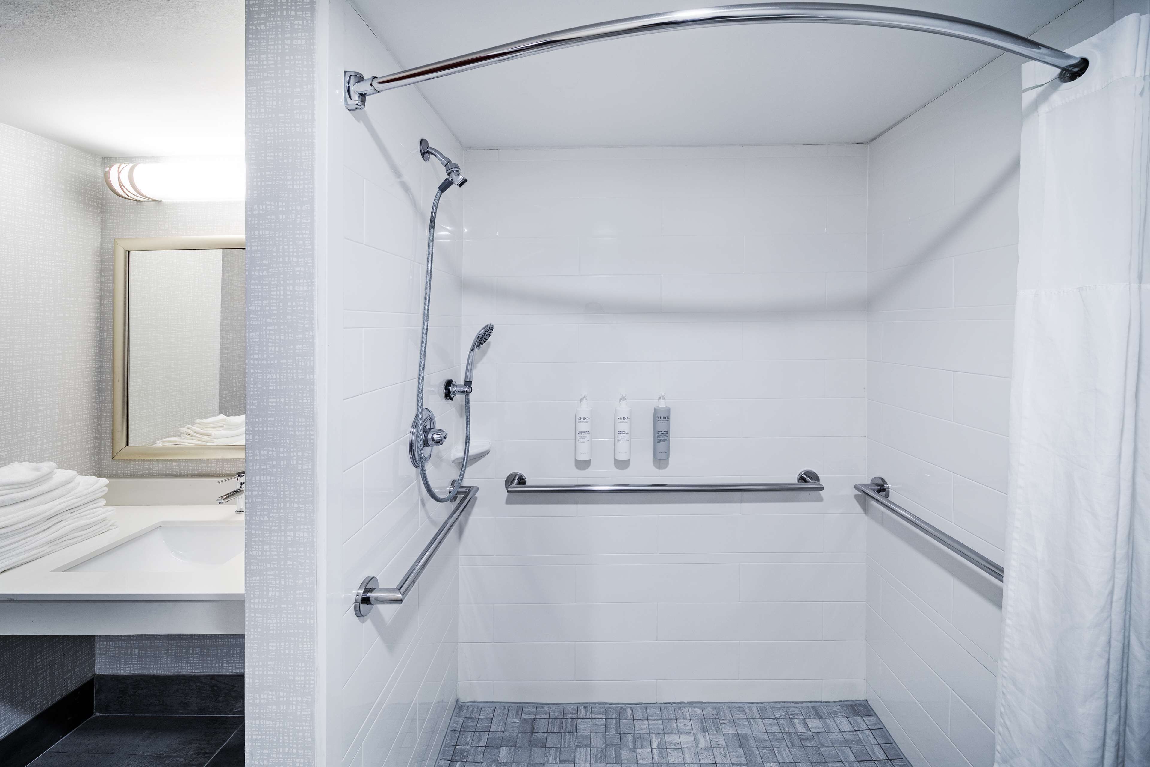 suite, 1 king bed, accessible, non smoking (roll-in shower) | bathroom shower