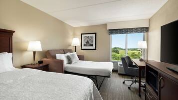 Kamar, 1 Tempat Tidur King dengan tempat tidur Sofa (Study) | Brankas, meja kerja, ruang kerja ramah laptop, dan tirai kedap cahaya