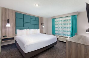Premium bedding, in-room safe, desk, iron/ironing board - La Quinta Inn by Wyndham Pigeon Forge-Dollywood (Pigeon Forge)