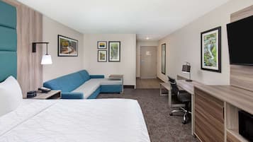 Deluxe Room, 1 King Bed, Non Smoking | Premium bedding, in-room safe, desk, laptop workspace