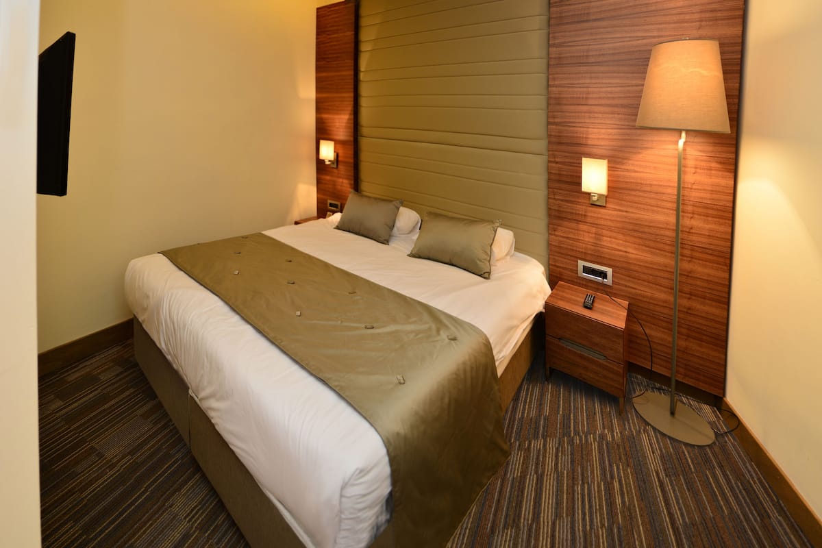 Minibar, Zimmersafe, schallisolierte Zimmer, Bügeleisen/Bügelbrett