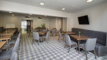 Tägliches inbegriffenes einheimisches Frühstück