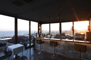 Bar (on property) - Hotel Arcadia Blue Istanbul (Istanbul)