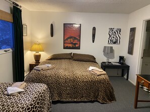 Basic Triple Room, 1 Bedroom, Private Bathroom (Africa) | Laptop workspace, iron/ironing board, free WiFi