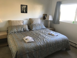 Eenvoudige tweepersoonskamer, 1 slaapkamer, gedeelde badkamer (Italy) | Een laptopwerkplek, een strijkplank/strijkijzer, gratis wifi