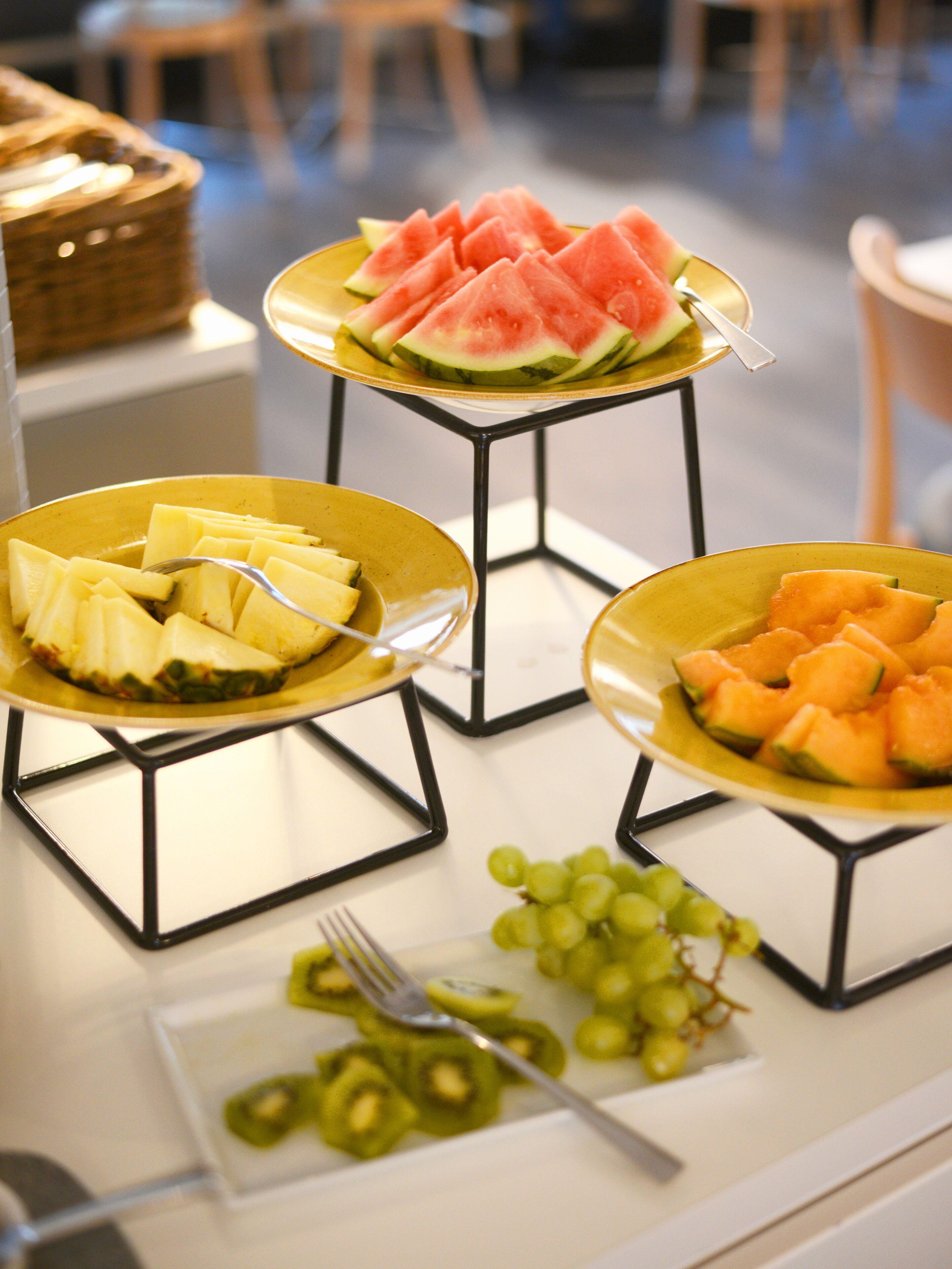 free daily english breakfast