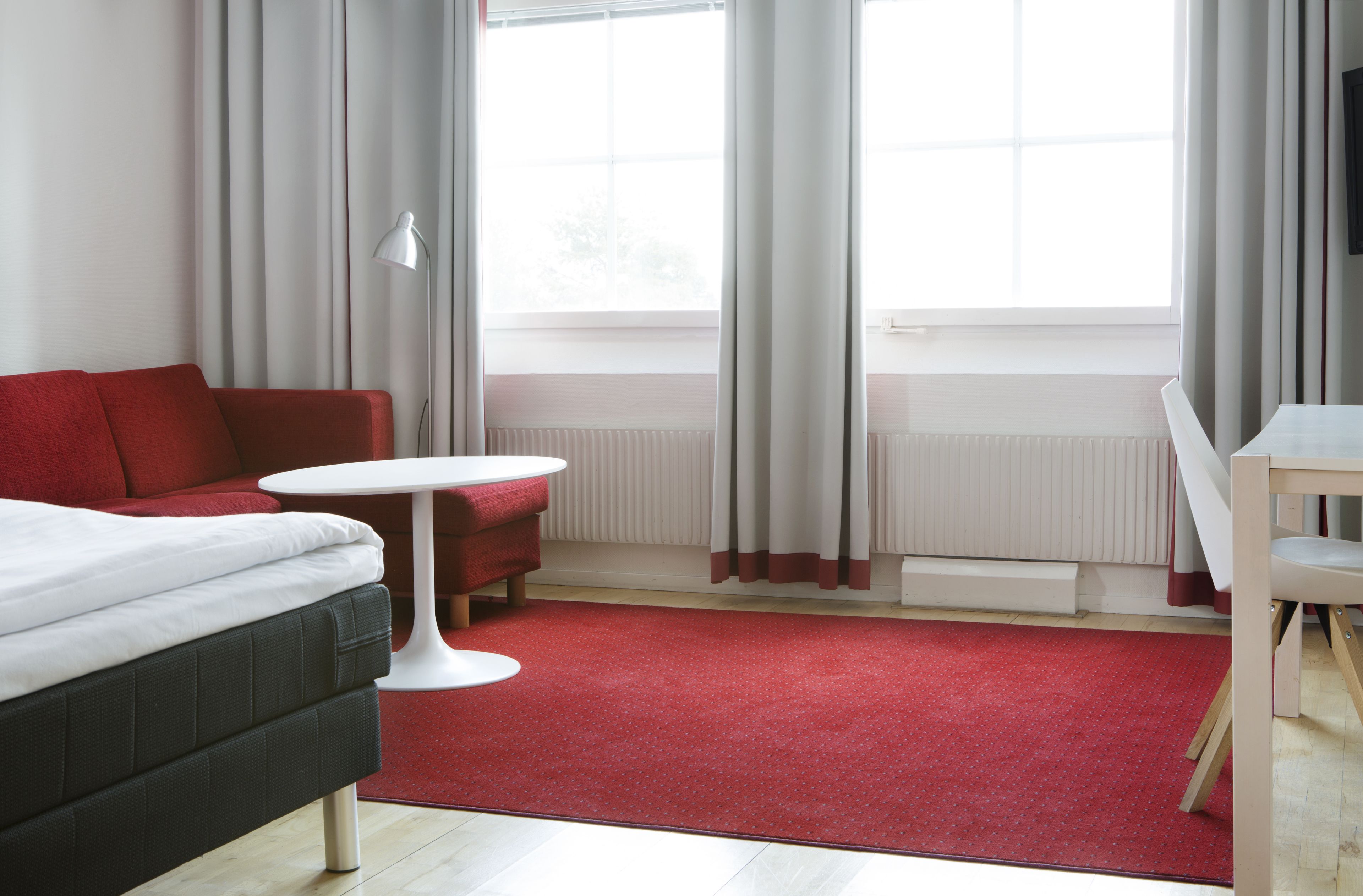 suite, 2 single beds, non smoking | premium bedding, desk, blackout curtains, soundproofing