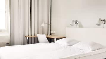 Standard Room, 1 Double Bed | Premium bedding, desk, blackout drapes, soundproofing