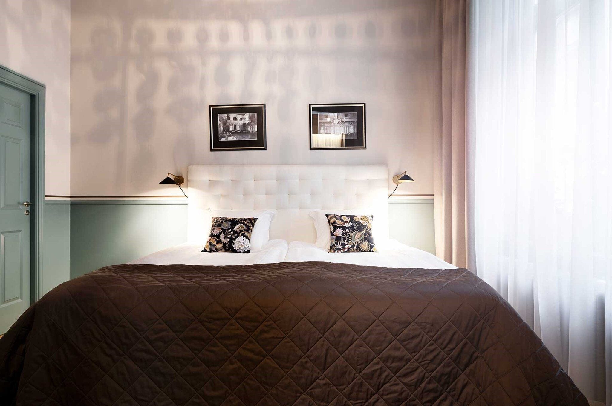 minibar, individually decorated, individually furnished, desk