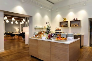 Petit déjeuner buffet compris tous les jours