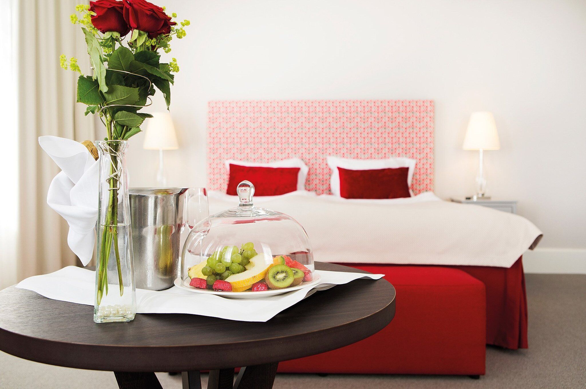 minibar, individually decorated, individually furnished, desk