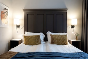 Chambre Double Standard | Minibar, décoration personnalisée, ameublement personnalisé, bureau