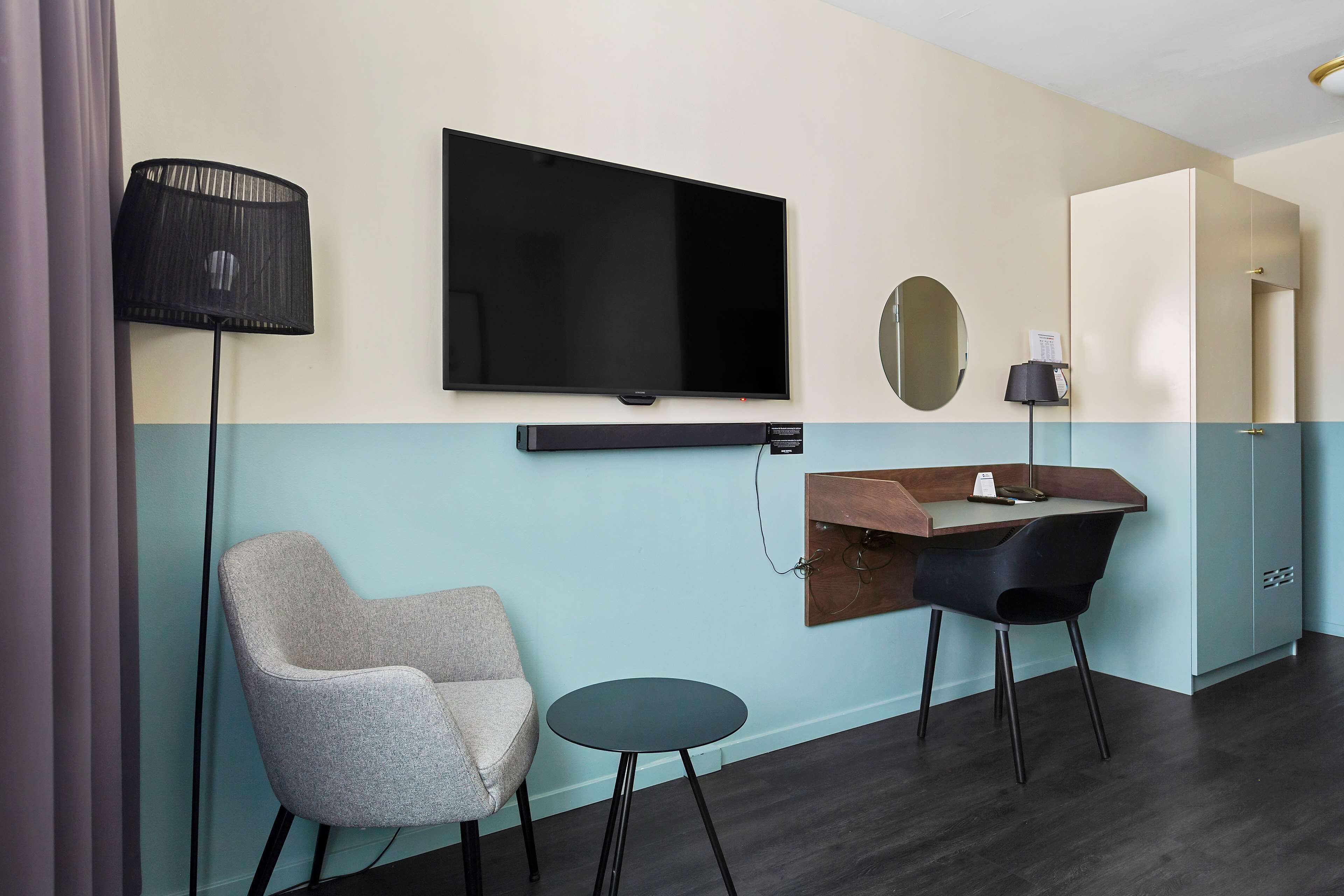 standard room, 1 single bed, non smoking | hypo-allergenic bedding, in-room safe, desk, blackout curtains