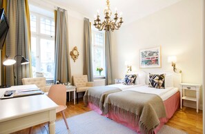 Chambre Standard, 1 grand lit, non-fumeur (1 Queen or 2 Twin beds) | Décor unique, fer et planche à repasser, accès au Wi-Fi (inclus)