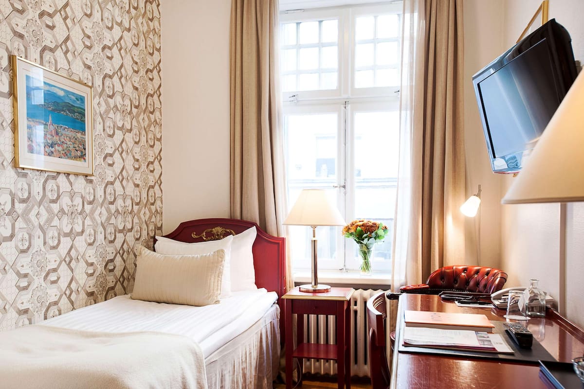 Iron/ironing board (on request), WiFi (free), individually decorated