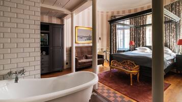 Deluxe Room, 1 Queen Bed, Non Smoking, Bathtub (Deluxe Bath room)